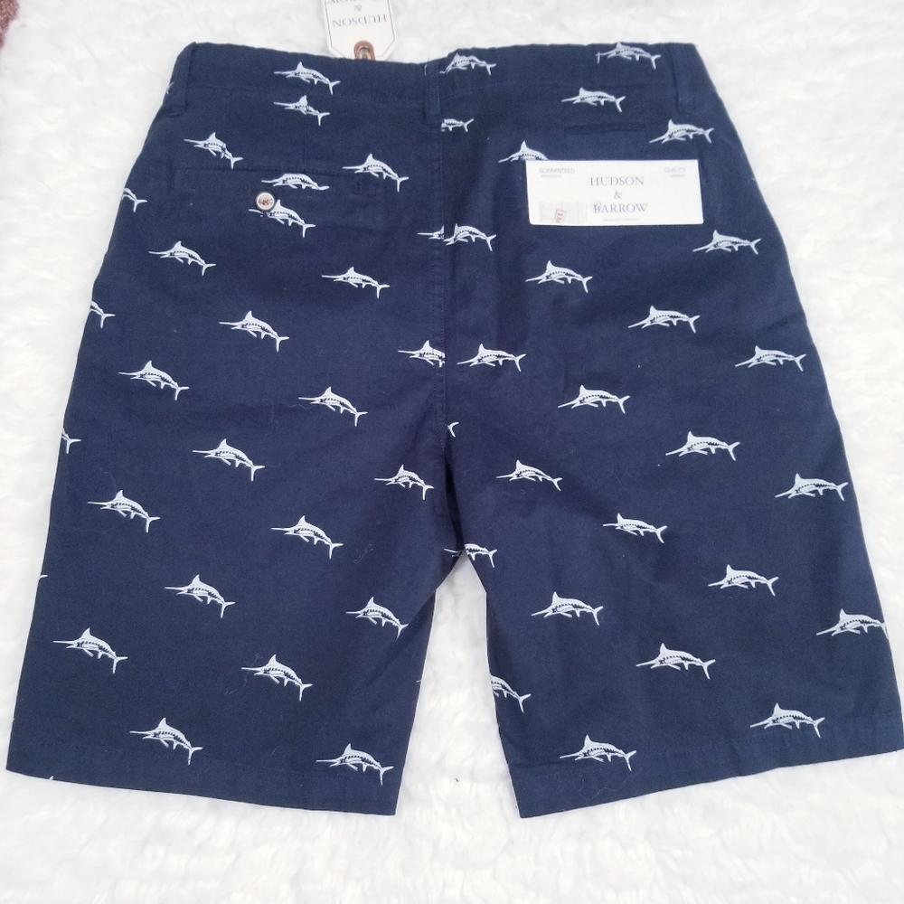 Hudson & Barrow navy blue fish print shorts. 34 - Picture 7 of 14